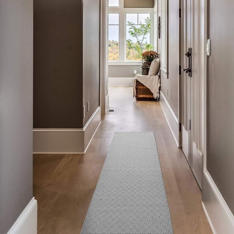 Tapis argenté 2 pi x 8 pi Ebern Designs Nagy