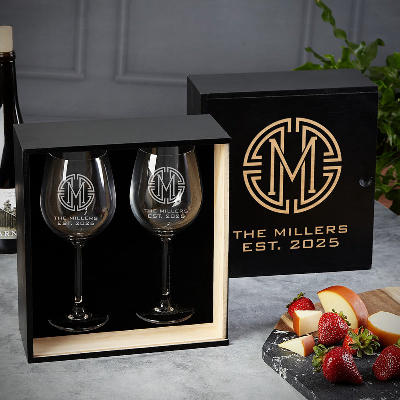Ensemble-cadeau de vin Pomerol avec verres à vin personnalisés et boîte en bois