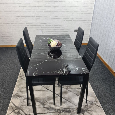 Kurfis 4 - Person Dining Set