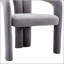 Ensemble confortable de chaises d'appoint rembourrées en velours pour divers espaces, offrant une élégance et un soutien du dos supérieur