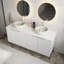 Meuble-lavabo de salle de bain avec lavabos, armoire de rangement autoportante avec 4 portes, 2 lavabos ronds blancs en céramique avec motif en pierre et comptoir blanc de Carrare, sans robinet