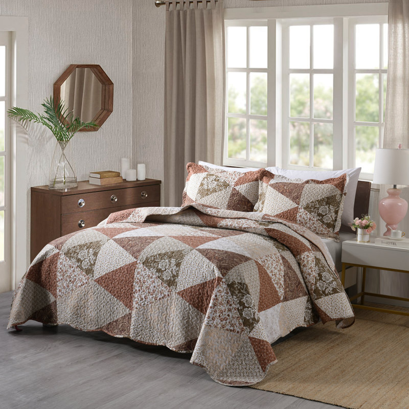 B74 Twill Patchwork Quilt, King Quilt + 2 King Shams