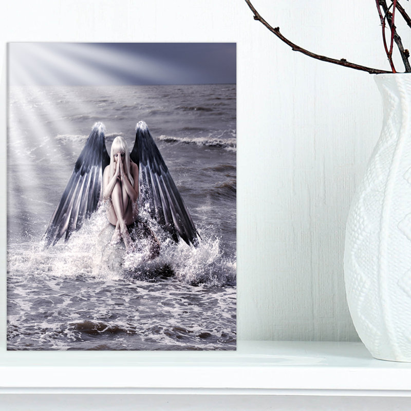 «Woman with Dark Angel Wings Modern Beach», impression sur toile tendue, H 20 po x l 12 po x P 1po, Toile tendue