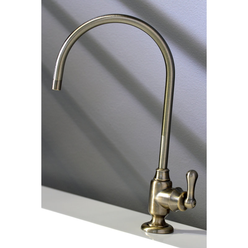 Robinet de filtration d'eau monocommande à 1 trou Kingston Brass Royale, Laiton rétro