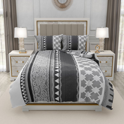 Trendy Complete Bedding Set 4 Piece Duvet Cover Fitted Sheet with Matching Pillow Cases 100% Microfibre Material