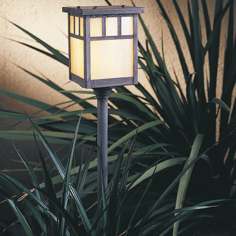 Éclairage de sentier 1 lumière Telly, H 17 po x l 4,25 po / non, Brun mission, Blanc opalescent
