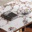 Table basse en marbre clair