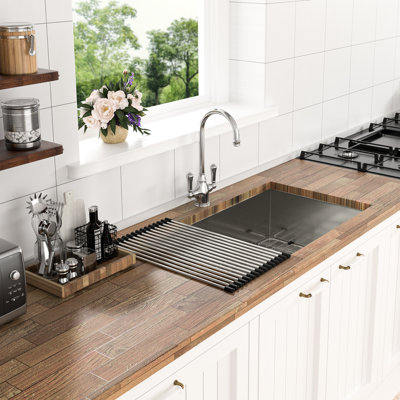Évier de cuisine en acier inoxydable encastrable 33 po x 19 po x 9 po - calibre 18 avec propriétés d'insonorisation et bonde, profondeur de 33 po, ensemble d'installation compatible
