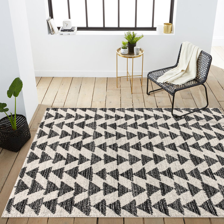 Farnham Moroccan Triangle Geometric Cream/Black Rug