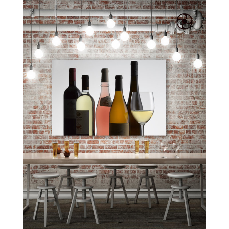« bouteille cou 2 » par barry seidman, reproduction de photo sur toile tendue, H 16 po x l 24 po x P 1,5 po