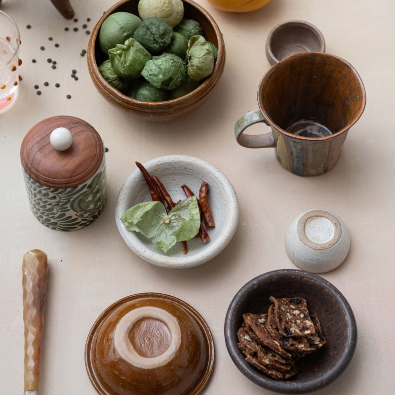 Grande tasse rustique en grès rayé