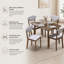 Cet ensemble de salle à manger gris clair pour quatre personnes présente un style Mid-Century moderne et comprend une table et des chaises de cinq pièces