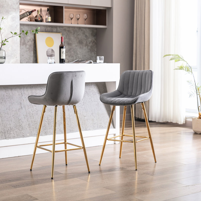 De 2 tabourets de bar, 26 pouces, tabouret de comptoir en velours gris avec repose-pieds et pieds dorés, rembourrage en mousse, chaises à la mode, tissu, repose-pieds, chaise à pieds, motif simple