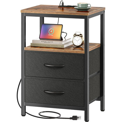 Table de chevet avec station de charge Holguin, table d'appoint avec tiroirs en tissu, table de bout avec tablette ouverte, table de chevet avec ports et prises USB, table de chevet pour chambre à coucher