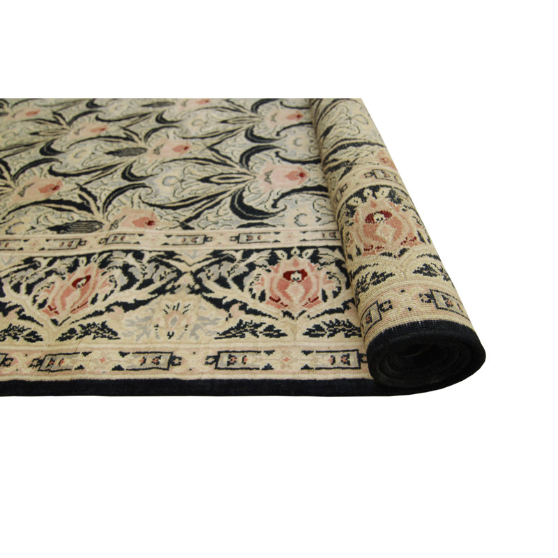 Tapis persan Ariel fabriqué à la main - noir - rose, 6 pi 2 po x 8 pi 11 po