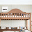 Lit simple superposé au dessus d'un lit double avec rangement, garde-corps courbés et tablettes latérales, structure en bois massif, aucun sommier nécessaire, naturel profond-134228585-134228587