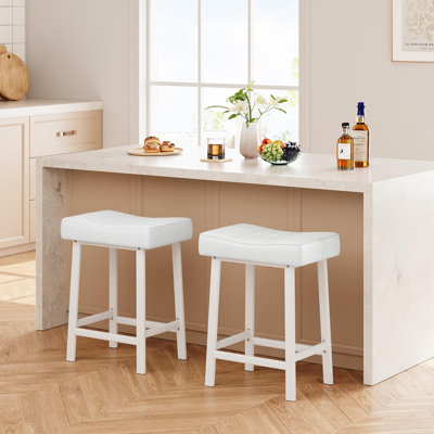 Ensemble de 2 tabourets de bar ergonomiques à hauteur de comptoir de 24 po avec siège incurvé en cuir de polyuréthane, structure en métal, repose-pieds intégré, supporte 240 lb