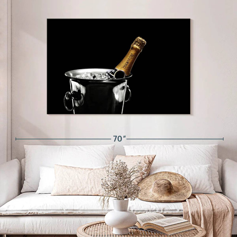 Champagne Yarlin dans un seau à glace, H 32 po x l 48 po