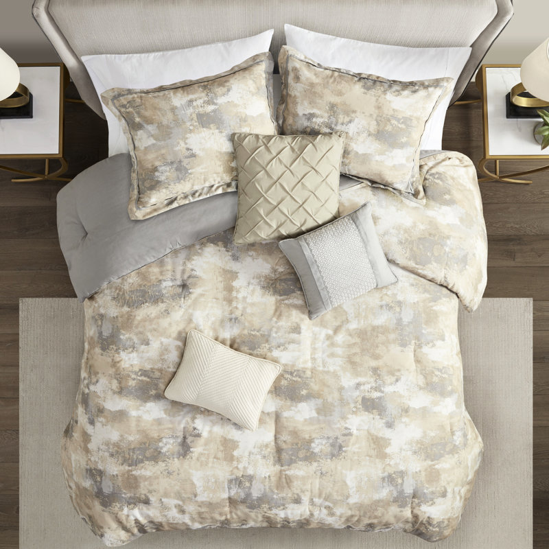 Édredon moderne 7 pièces en gris avec détails brodés et jupe de lit, Édredon de très grande taille et 6 pièces suppl