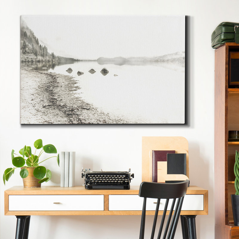 Taupe Lake Walk - reproduction de photo sur toile tendue, H 12 po x l 8 po x P 1 po