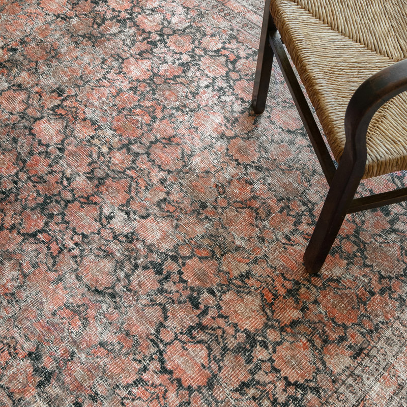 Tapis de couloir d'inspiration rétro Canton, 2 pi 6 po x 8 pi | Personnage rétro, inspiré de l'héritage, design rétro, palette argile rose et graphite, tissage plat dense, fabriqué pour le quotidien