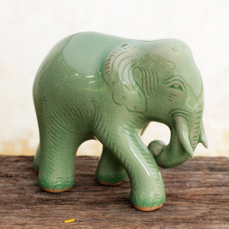 Figurine éléphant en céramique intentionnelle éléphant celadon Gilderdale