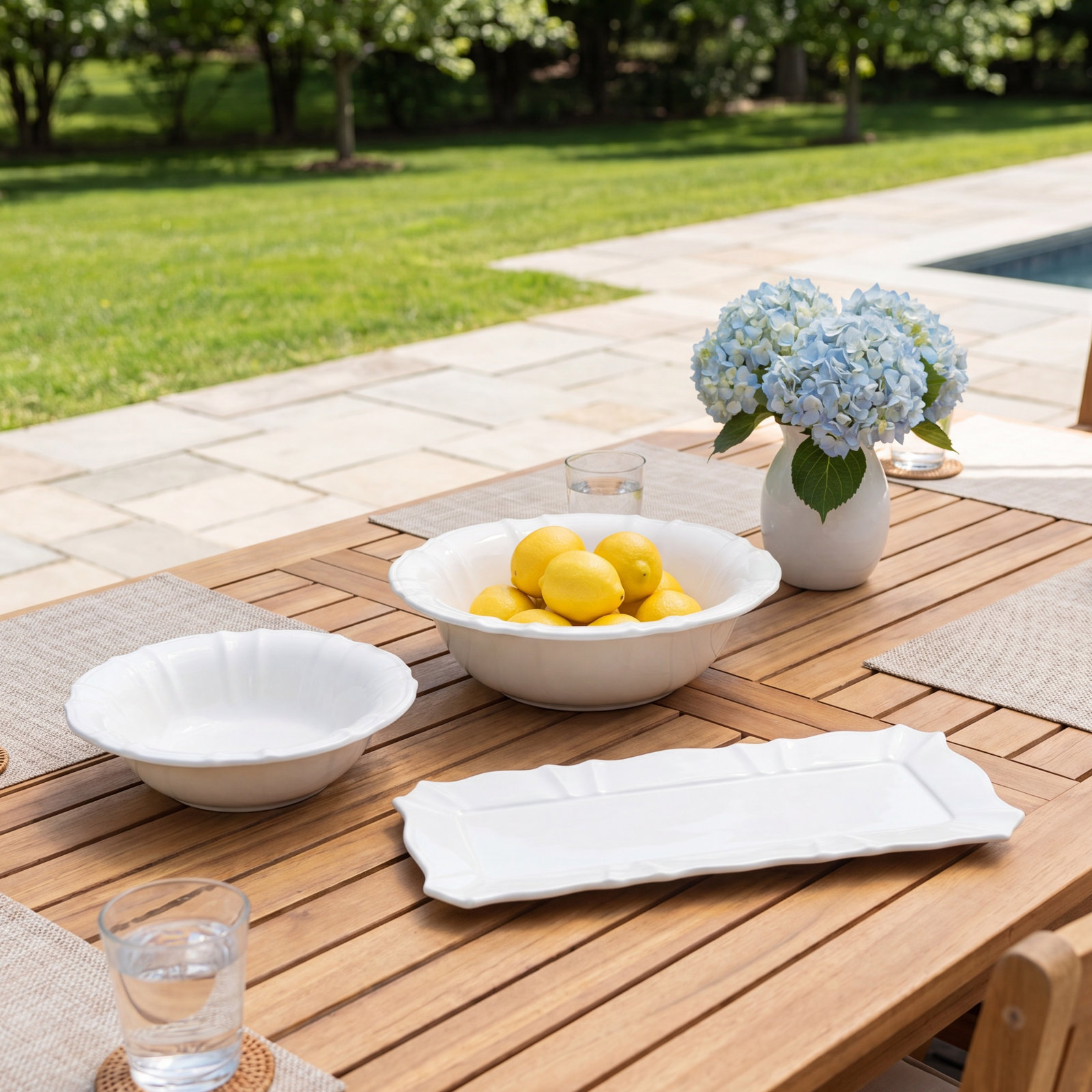 Chloe Ceramic Salad Bowl, White, 11.81"