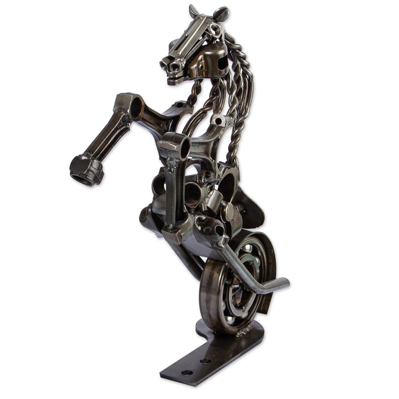 Sculpture pièces d'auto Trinx