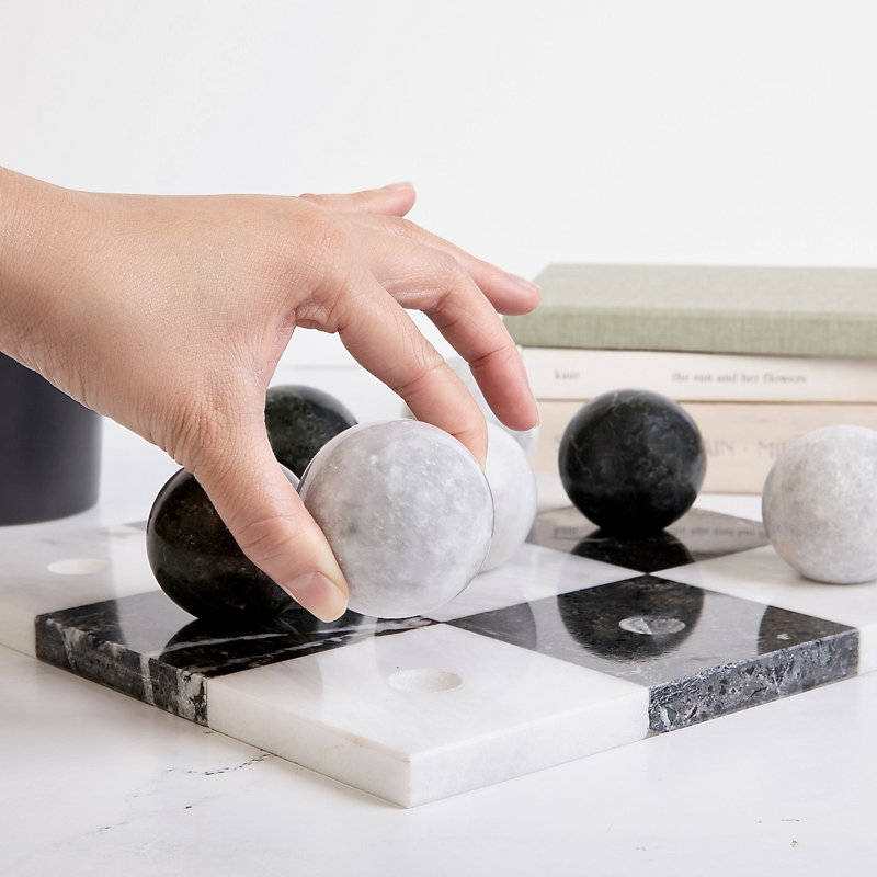 Ensemble de tic tac toe en marbre monochrome | Ensemble de jeu de tic tac toe rond en marbre avec pièces sphériques