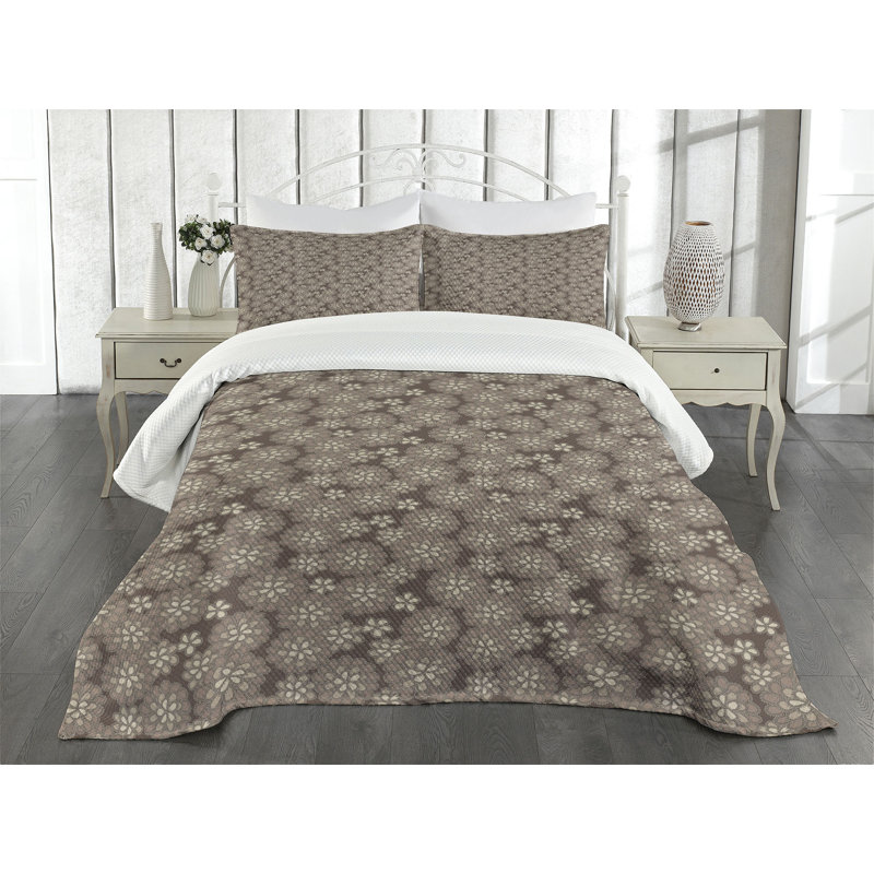 Ambesonne Beige Bedspread Set  Floral Lace Pattern Retro  Multicolor