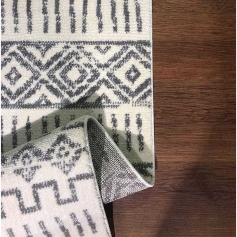 Tapis marocain en polyester tissé à la machine en gris / blanc, Rectangle 2 pi 7 po x 4 pi 11 po