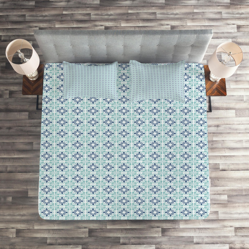 Morrocan Eclectic Damask Coverlet, King Bedspread + 2 Shams