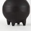 Vase en métal noir mat d'inspiration italienne