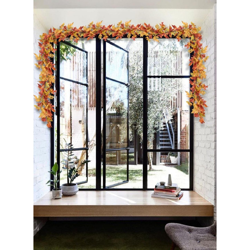 Guirlande de feuilles d'érable en couleurs d'automne The Holiday Aisle®