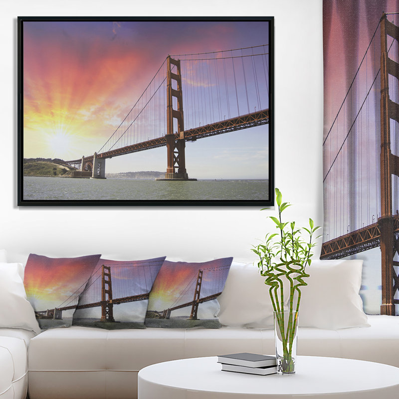 «Gold Gate Bridge and Sky», reproduction de photo sur toile tendue, H 30 po x l 40 po x P 1,5 po, Cadre noir