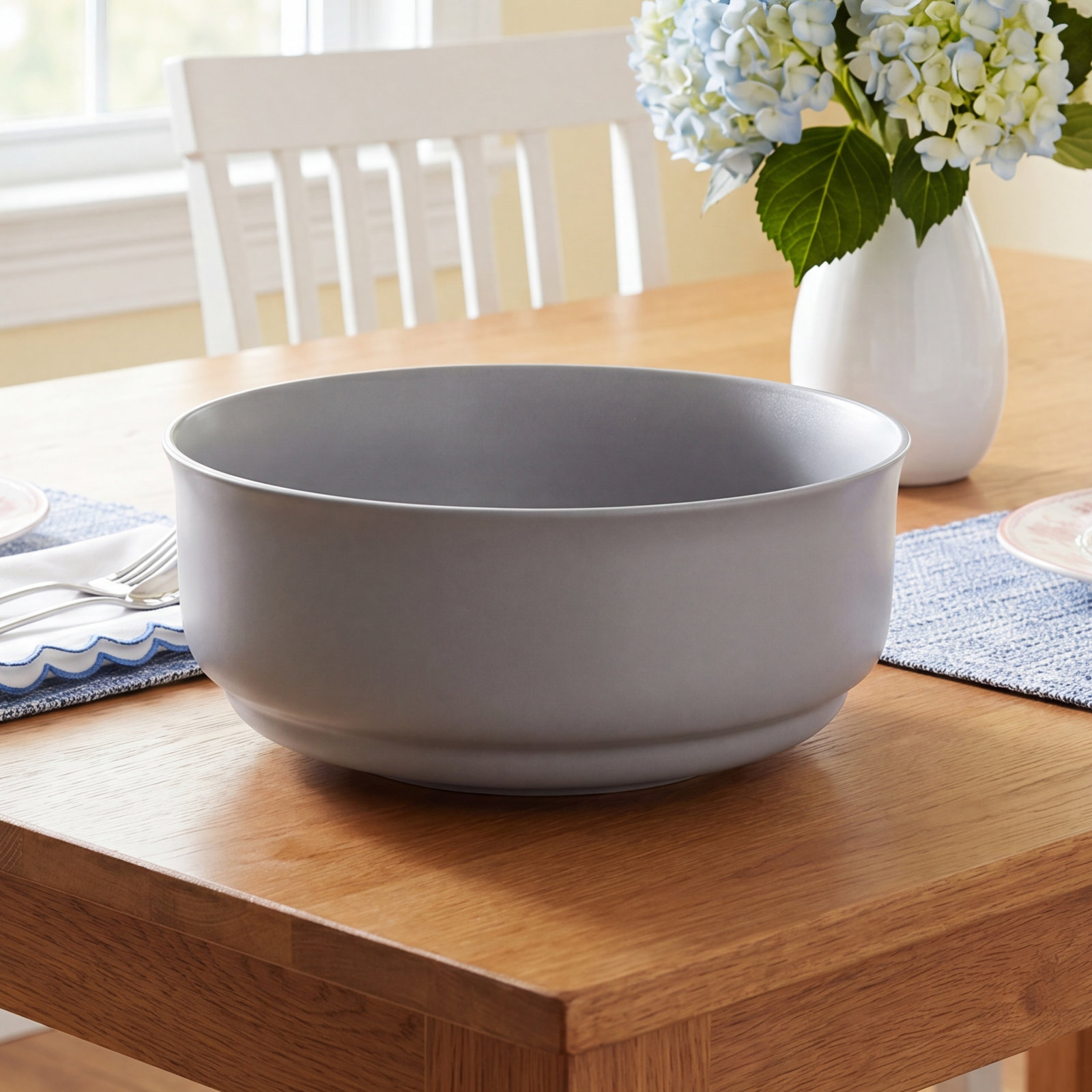 over&back Rimmed Semi Hand-Finished Stoneware 10" Serving Bowl, Charcoal Gray