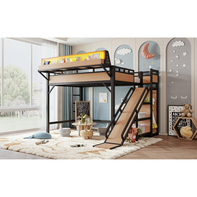 Lit mezzanine pleine grandeur avec glissade, tablettes de rangement et garde-robe intégrée, cadre de lit mezzanine en métal avec ports USB et lumières DEL, avec panneau perforé, sécuritaire et solide