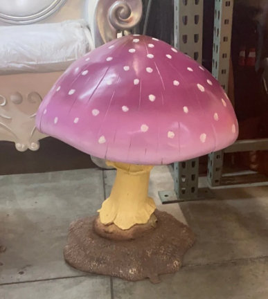 Statue de petit champignon surdimensionné, Blanc / gris / jaune / mauve / brun clair