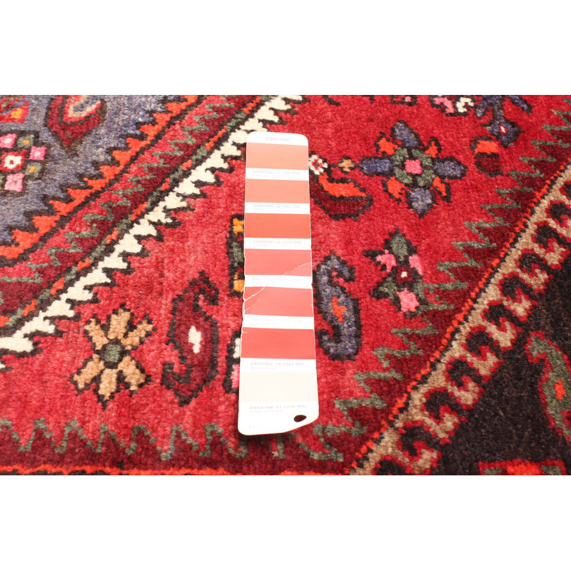 Tapis rouge Anadol 4 pi 8 po x 6 pi 6 po