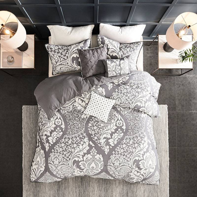 Lit double / grand avec motif complexe et literie en coton lavable à la machine