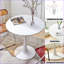 Table basse ronde blanche peu encombrante, 31,5 po de diamètre, plateau en panneau de fibres à densité moyenne facile à nettoyer, base en métal stable pour les petits espaces