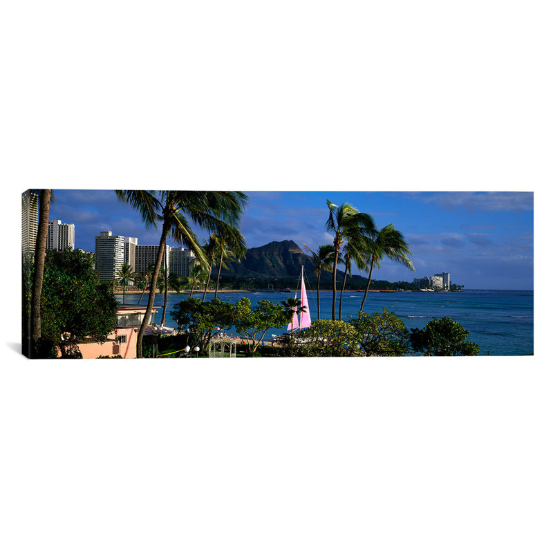 « diamond head, honolulu, hawaii », reproduction de photo sur toile, H 12 po x l 36 po x P 1,5 po, Toile avec cadre noir