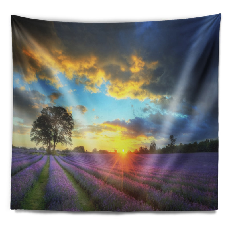 Tapisserie florale de ciel coloré sur fond de lavande, H 50 po x l 60 po