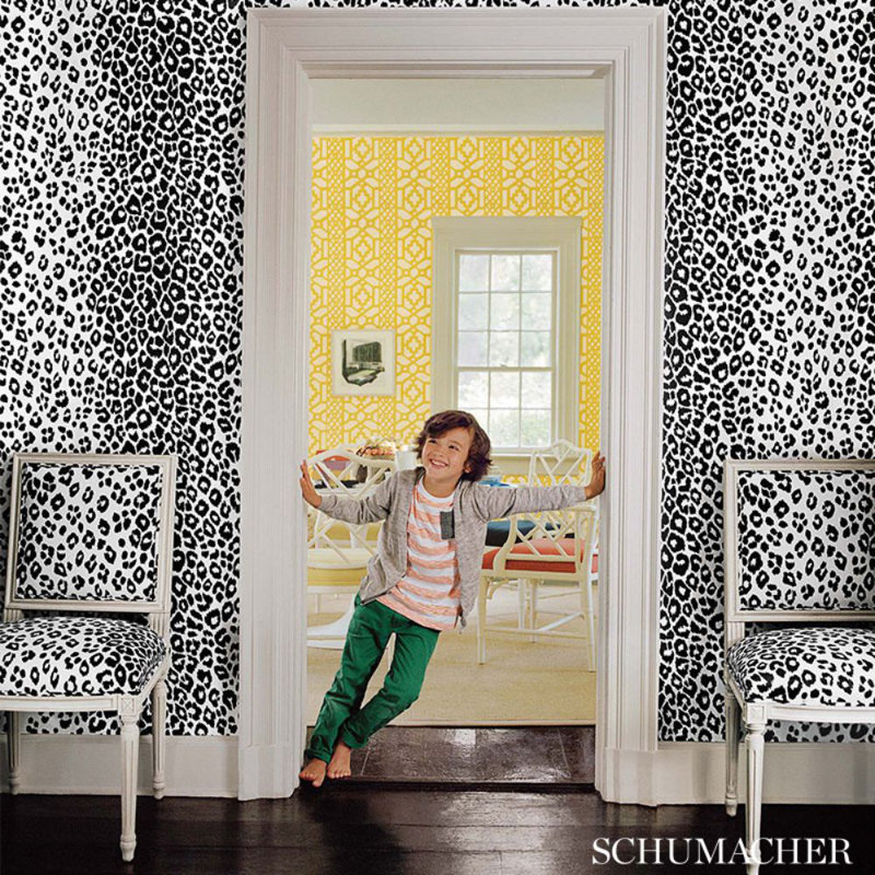 Iconic Leopard Wallpaper, Graphite