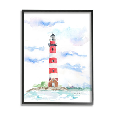 Phare à rayures rouges, paysage côtier doux