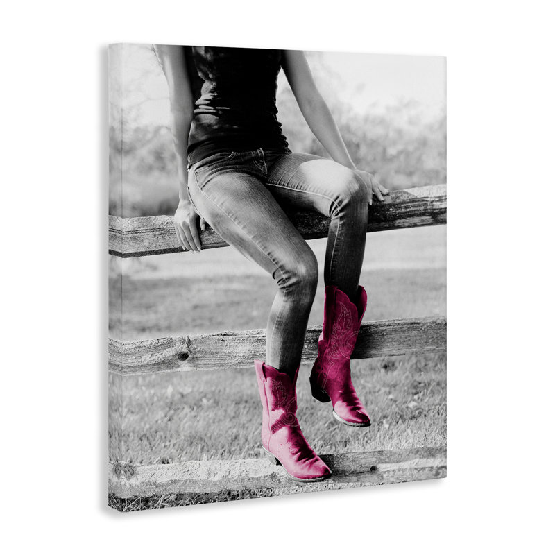 «Glam Cowgirl in bottes», art mural sur toile par SD Graphics Studio, H 48 po x l 36 po