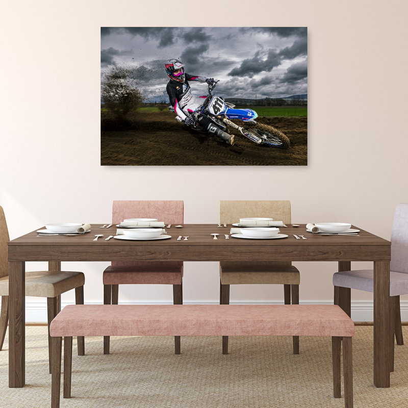 Impression d'art mural abstrait contemporain représentant un paysage naturel et des projections de boue de motocross
