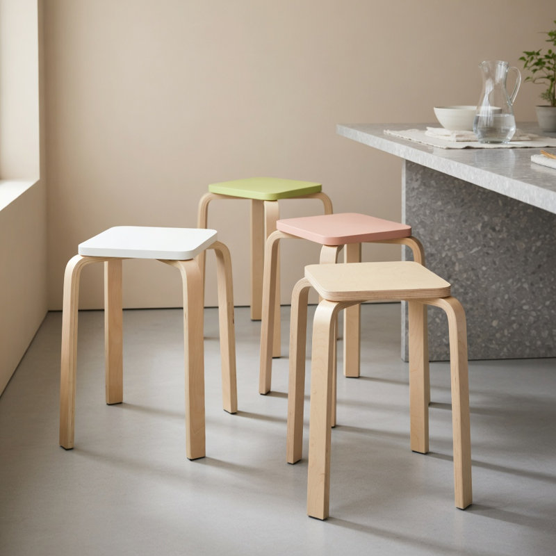  Ensemble de 4 tabourets empilables carrés colorés en bois avec patins en feutre, peuplier multicolore et bois de bouleau, naturel