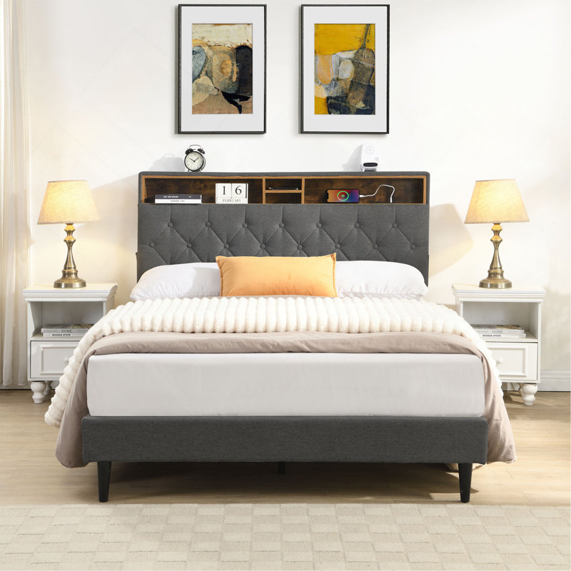 Structure de lit plateforme tapissier avec tête de lit moderne en tissu capitonné, ports USB, station de charge pratique, deux poches latérales, pas besoin de sommier