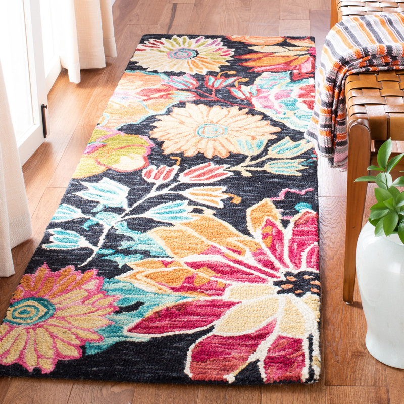 Sisag Hand Tufted Wool Floral Rug, Runner 2'3" x 7'